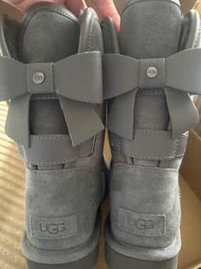 UGG Charcoal Leather Bow Back Short Boots